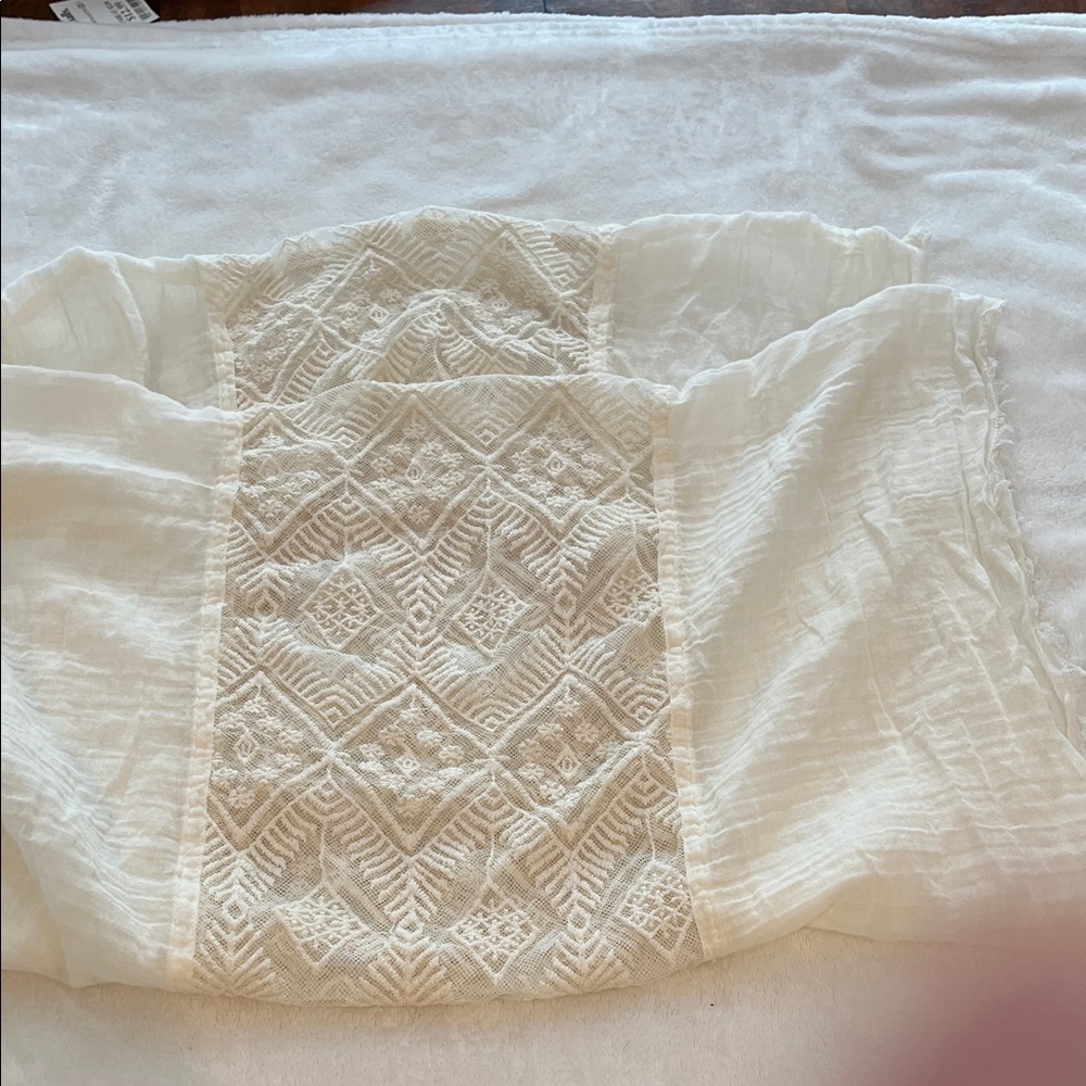 American Eagle Outfitters Cream Patterned  & lace Scarf bin 33 - Picture 3 of 3